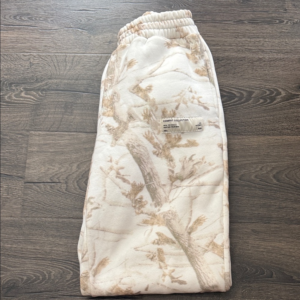 comfrt signature white oak sweatpants